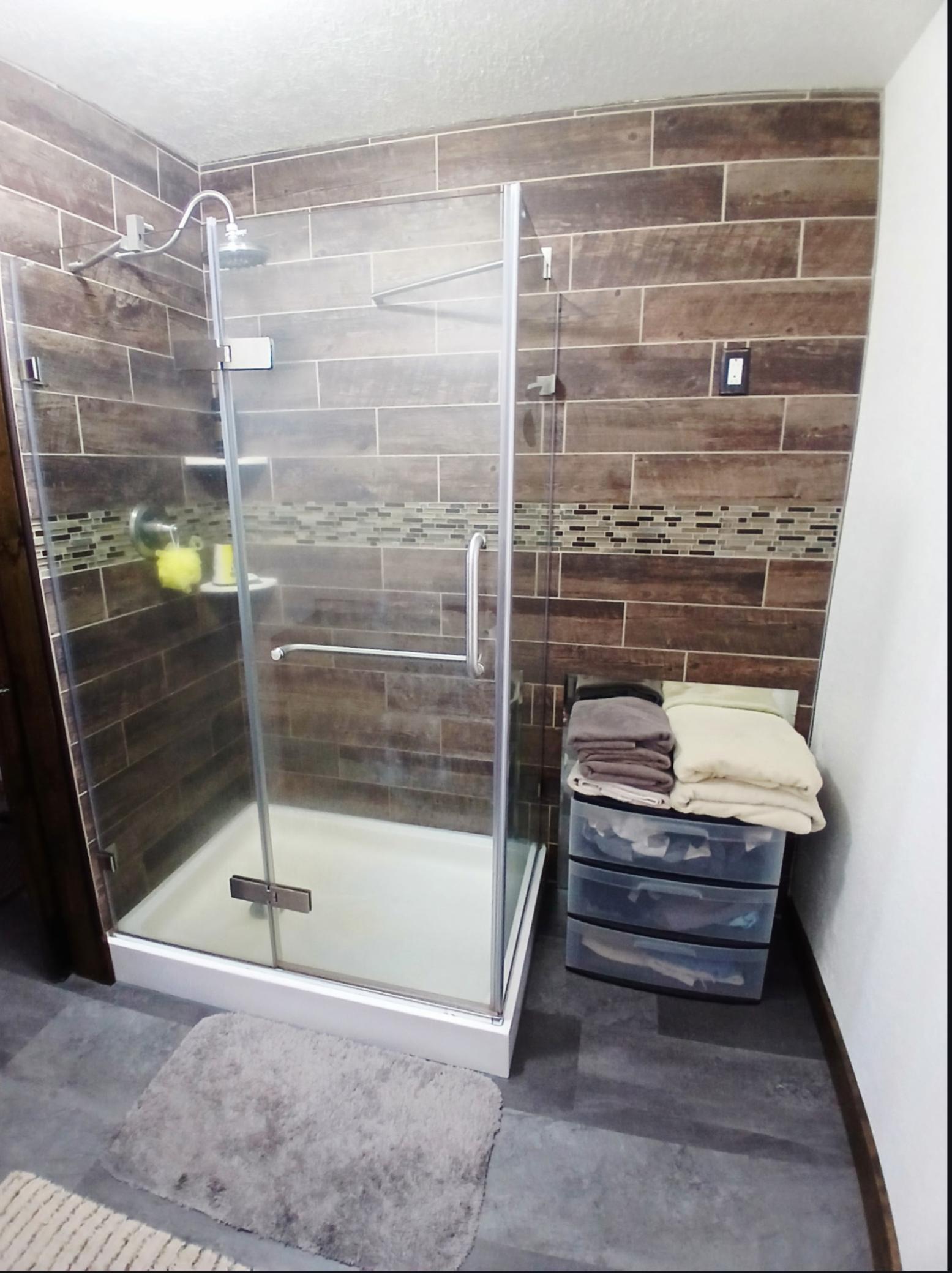 Laerge shower and nice design