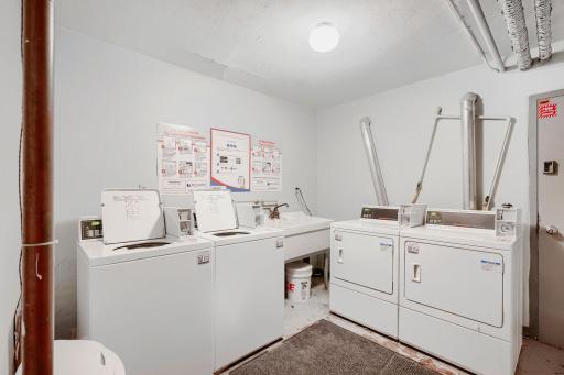 2212 Aldrich Avenue S, 202, Minneapolis, MN 55405
