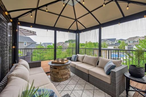 This great pergola stays with the home (furniture not included)