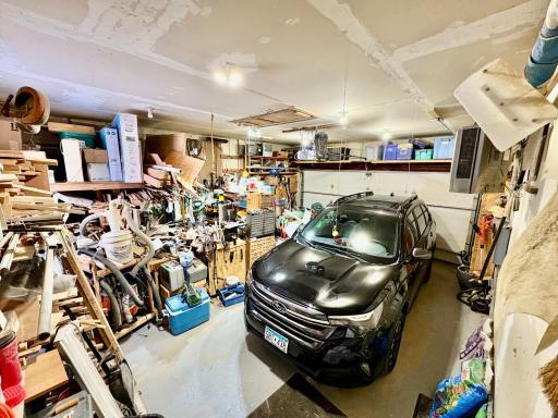 Attached garage/shop