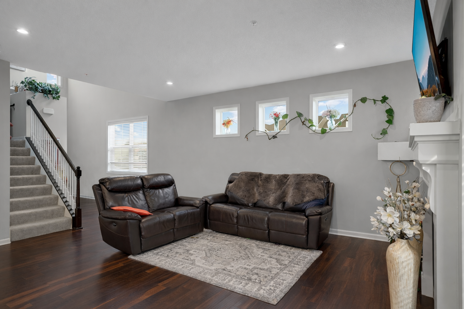 Living Room windows with lot of natural lighting