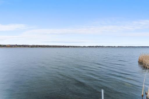 524 Lakeshore Circle, Annandale, MN 55302