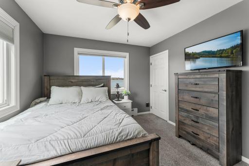 524 Lakeshore Circle, Annandale, MN 55302