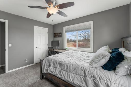 524 Lakeshore Circle, Annandale, MN 55302