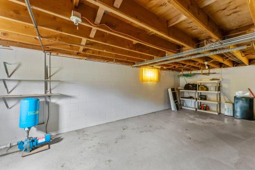 524 Lakeshore Circle, Annandale, MN 55302