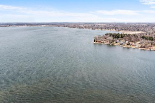 524 Lakeshore Circle, Annandale, MN 55302