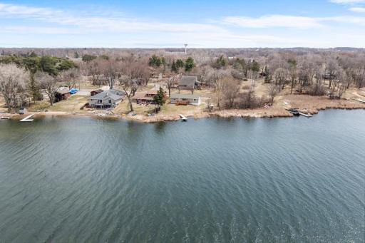524 Lakeshore Circle, Annandale, MN 55302