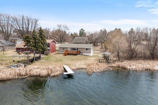 524 Lakeshore Circle, Annandale, MN 55302