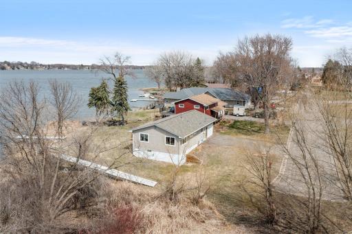 524 Lakeshore Circle, Annandale, MN 55302