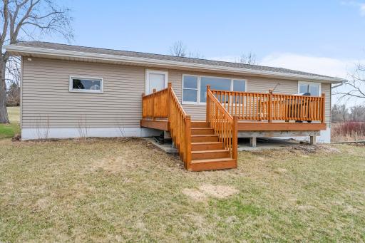 524 Lakeshore Circle, Annandale, MN 55302
