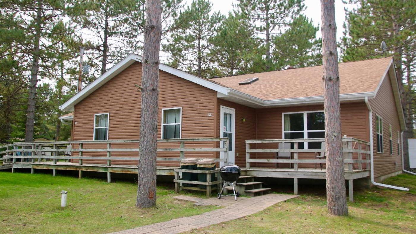 10_C4Seasons cabin.jpg