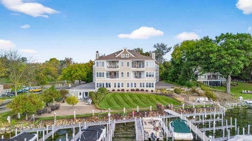 Wonderful Lakeside Community