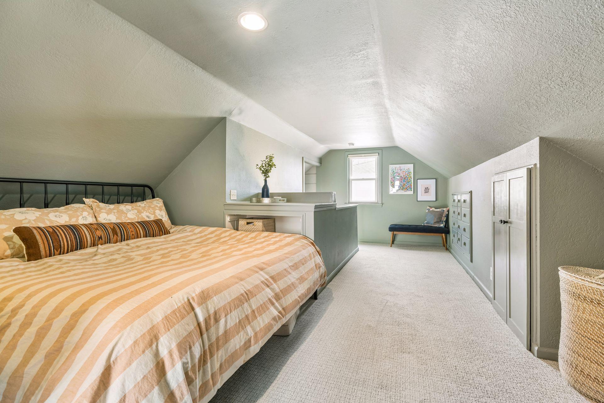 Upper-level Owners suite