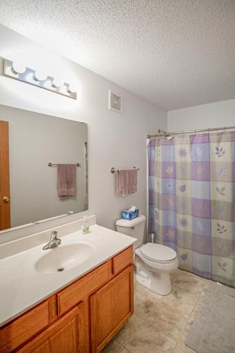 Bathroom Upstairs.jpg