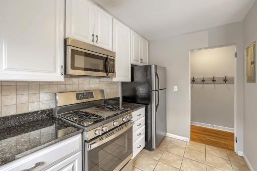4515 Grand Ave S - Web Quality - 007 - 07 Kitchen.jpg