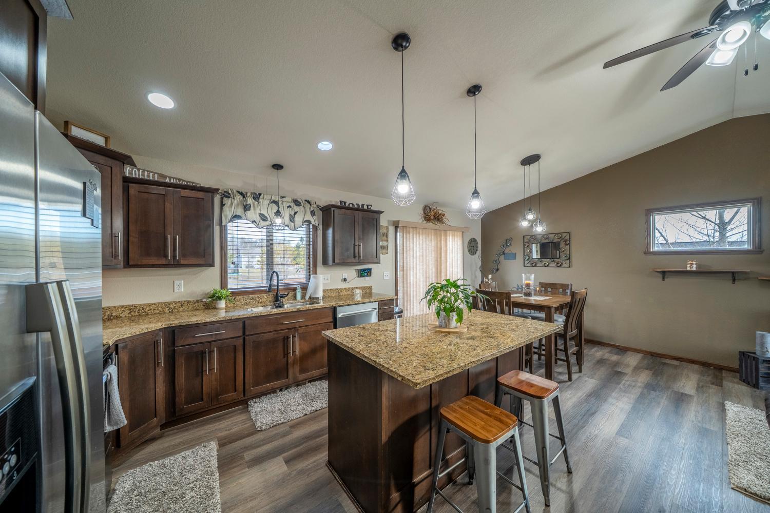 1816 SPRUCE GROVE TRL