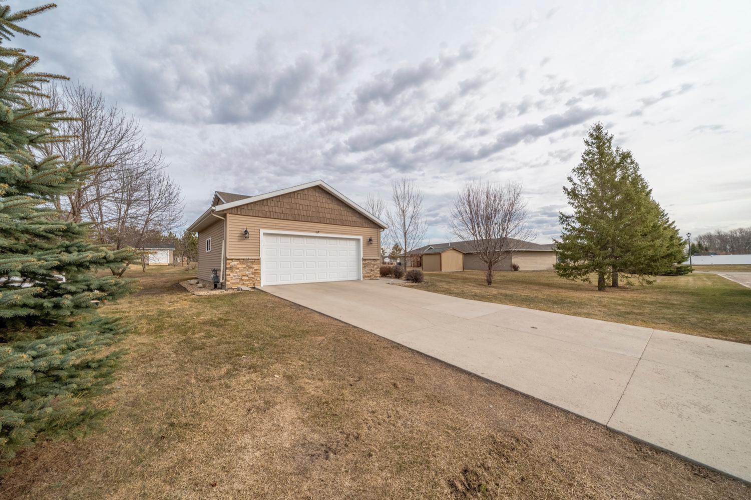 1816 SPRUCE GROVE TRL