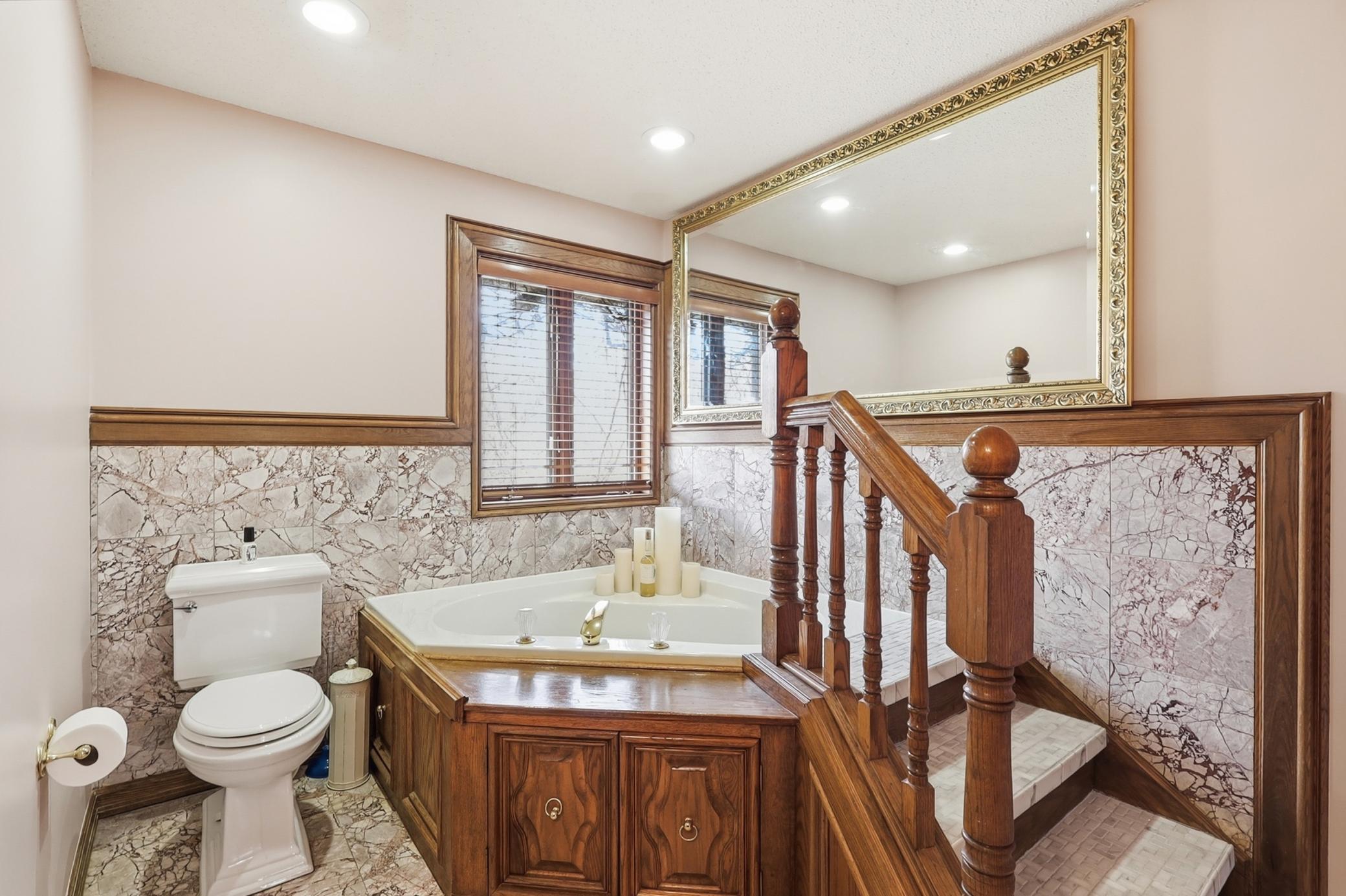 Elevated bath with turbo jets