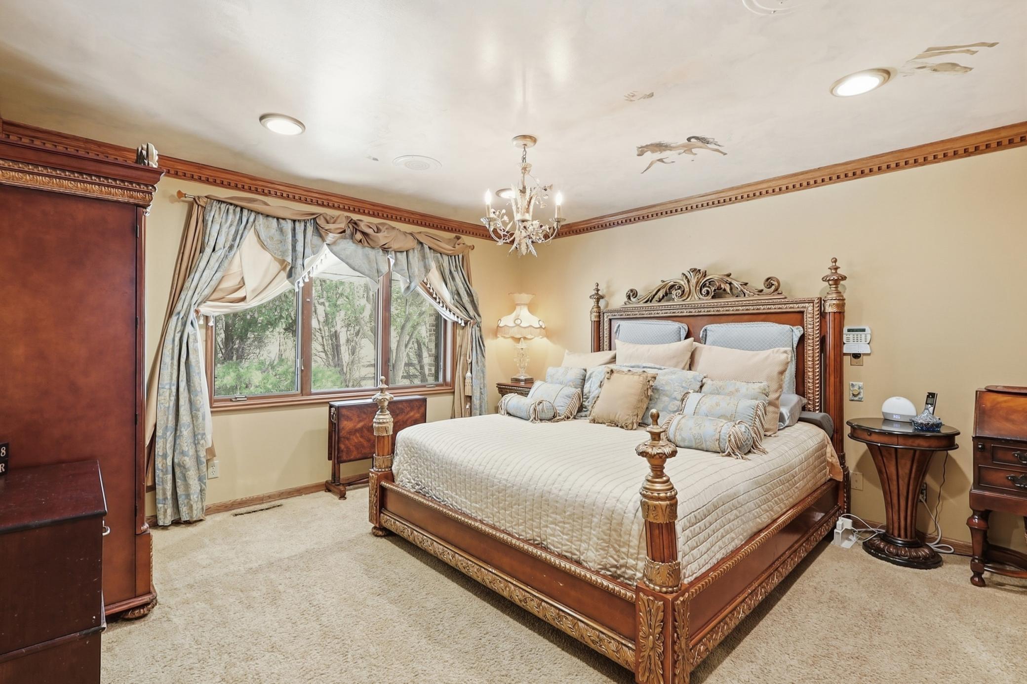 Stunning primary room