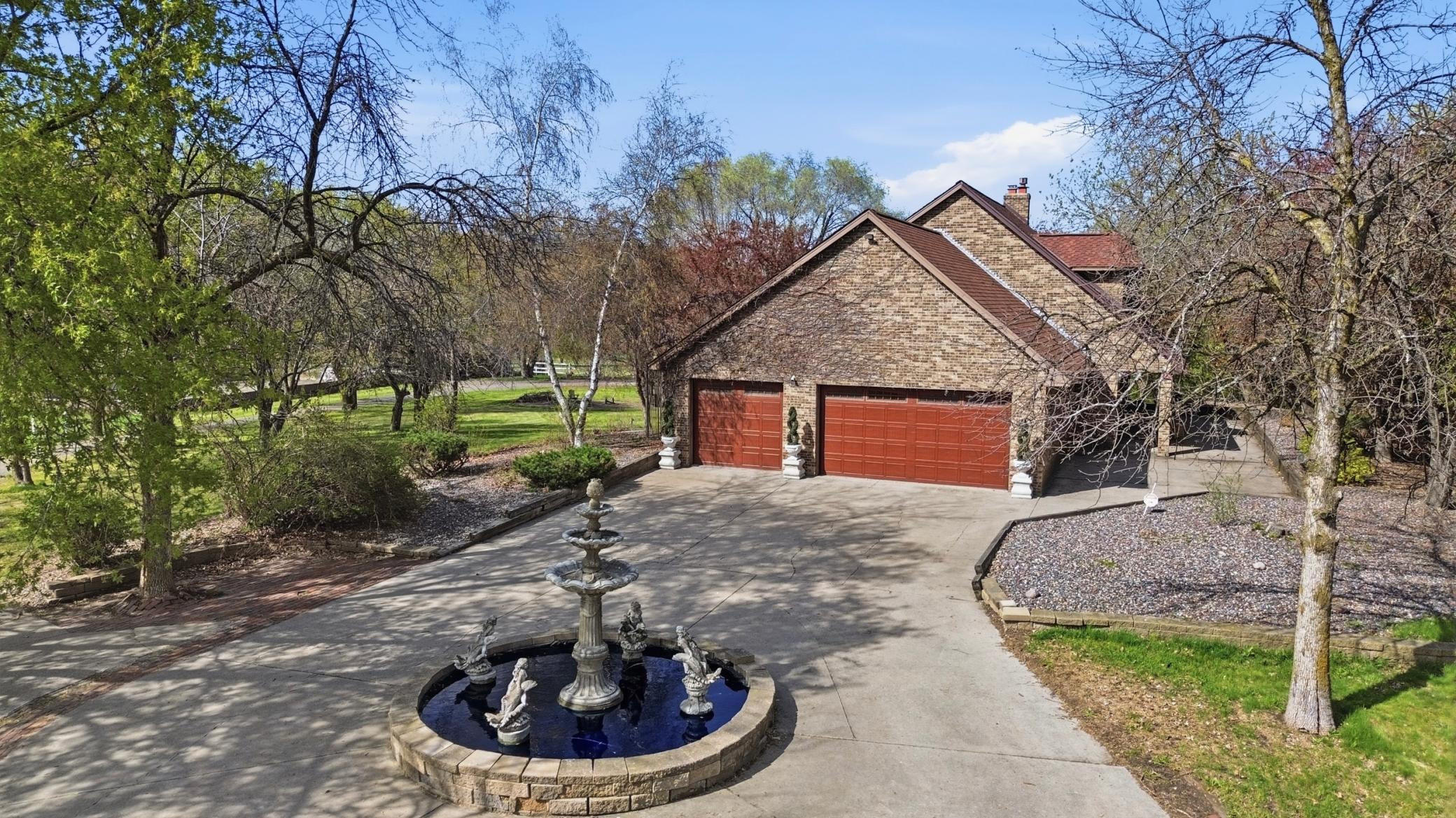 Beautiful fountain welcomes you home!