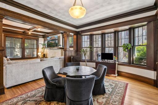 Large dining room - original ligt fixture