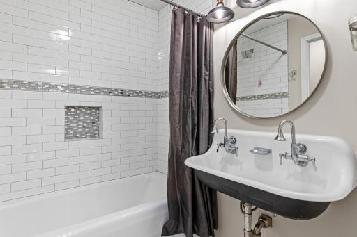 6901 Hillcrest Lane, Minneapolis, MN 55435