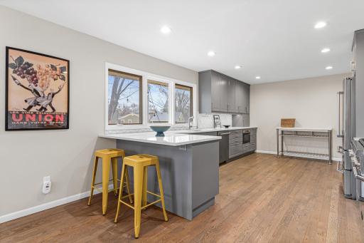 6901 Hillcrest Lane, Minneapolis, MN 55435