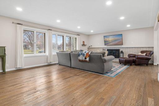 6901 Hillcrest Lane, Minneapolis, MN 55435