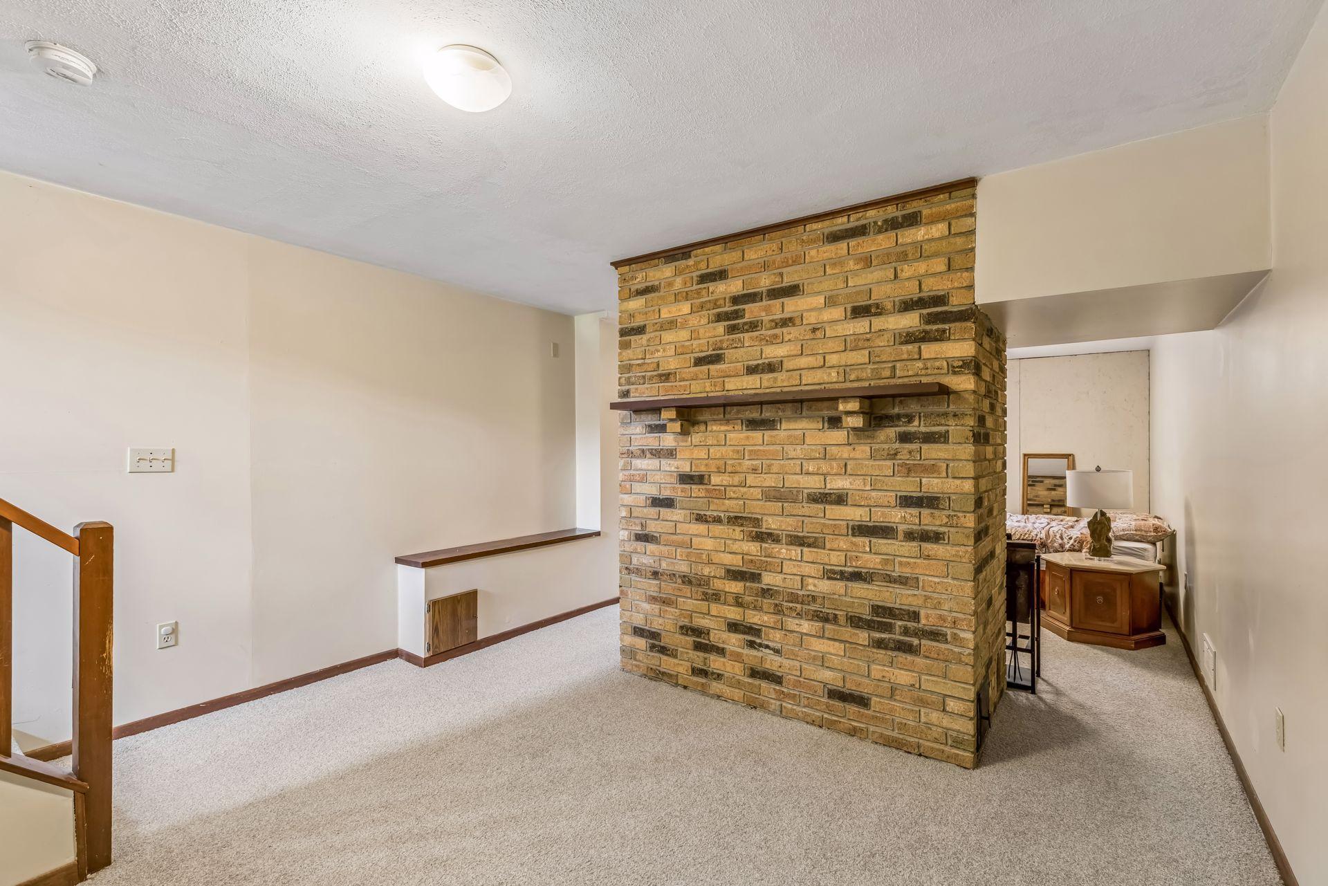 579 County Road B E, Saint Paul, MN 55117
