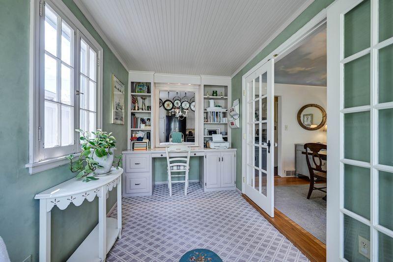 1902 pinehurst sunroom.jpeg