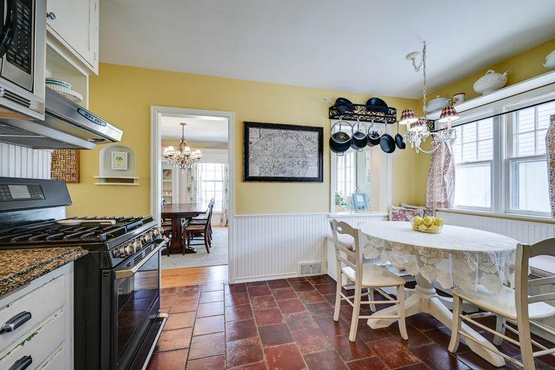 1902 Pinehurst kitchen 2.jpeg