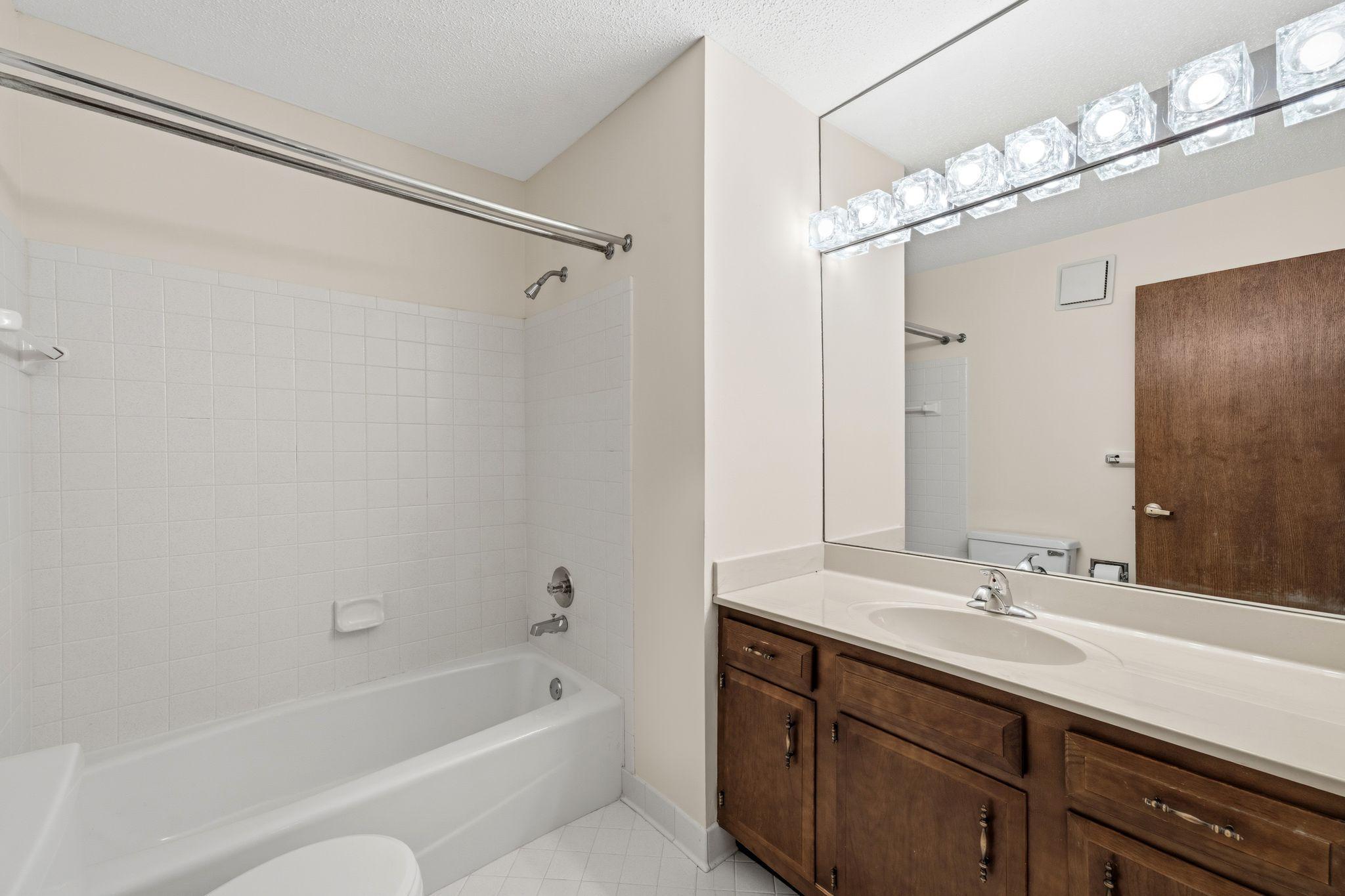 Hallway full bath