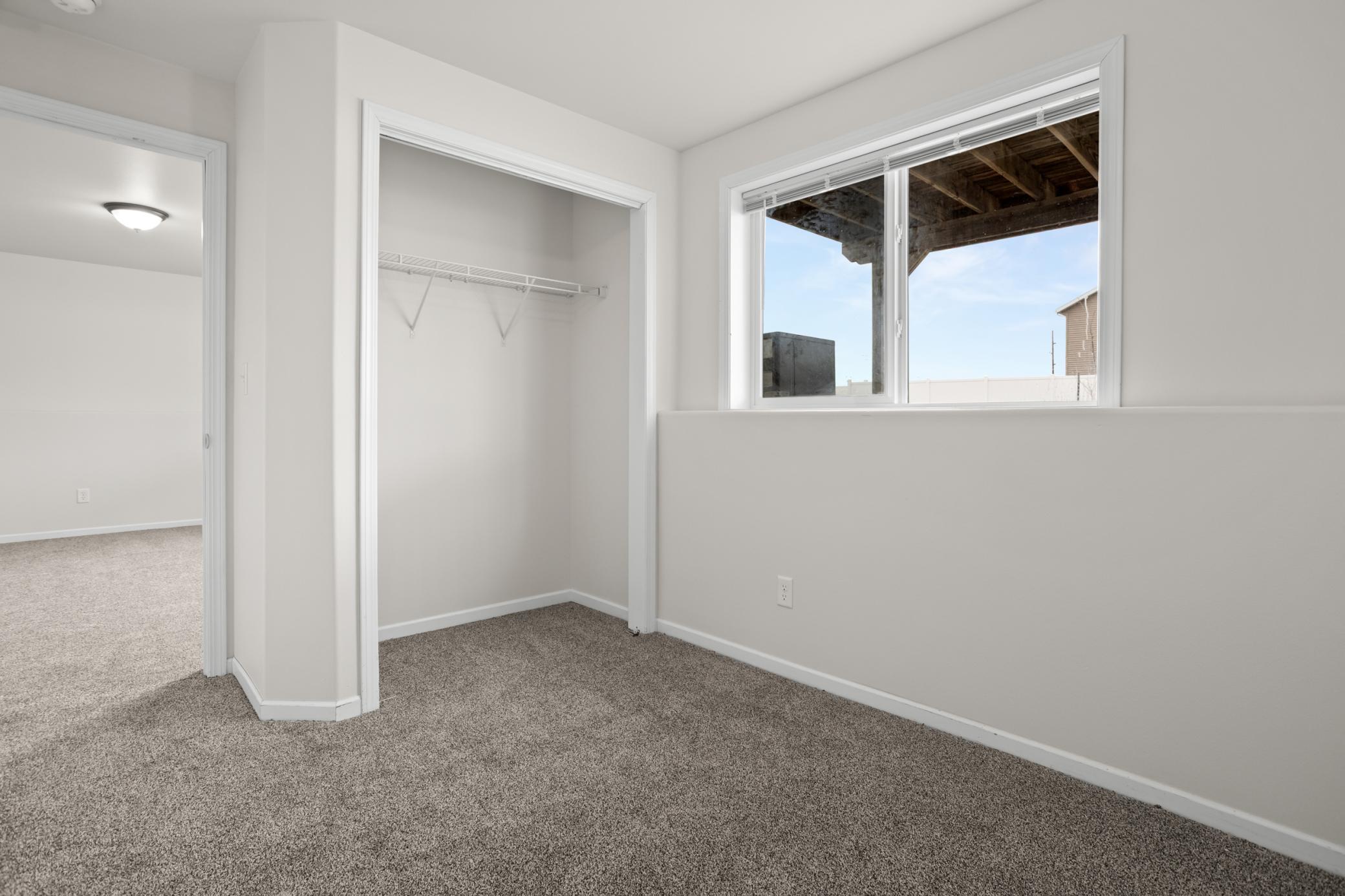 Lower Bedroom (3).jpg