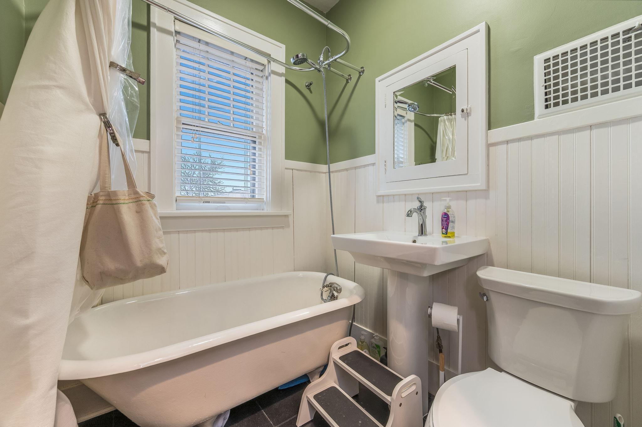 114 E Elm St Mankato MN-25.jpg