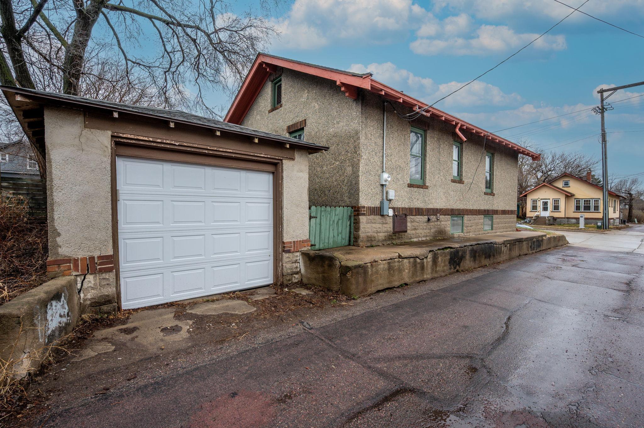 114 E Elm St Mankato MN-7.jpg