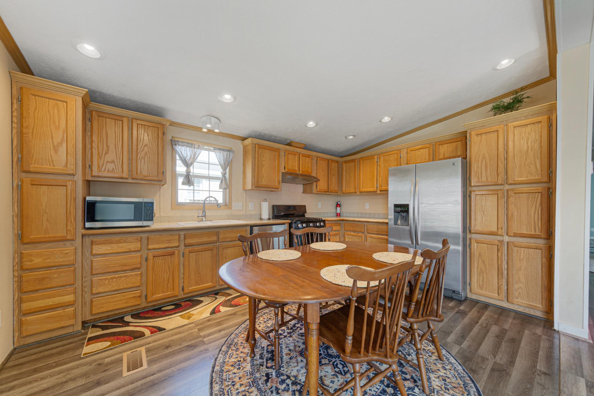 13 dining_kitchen.jpg