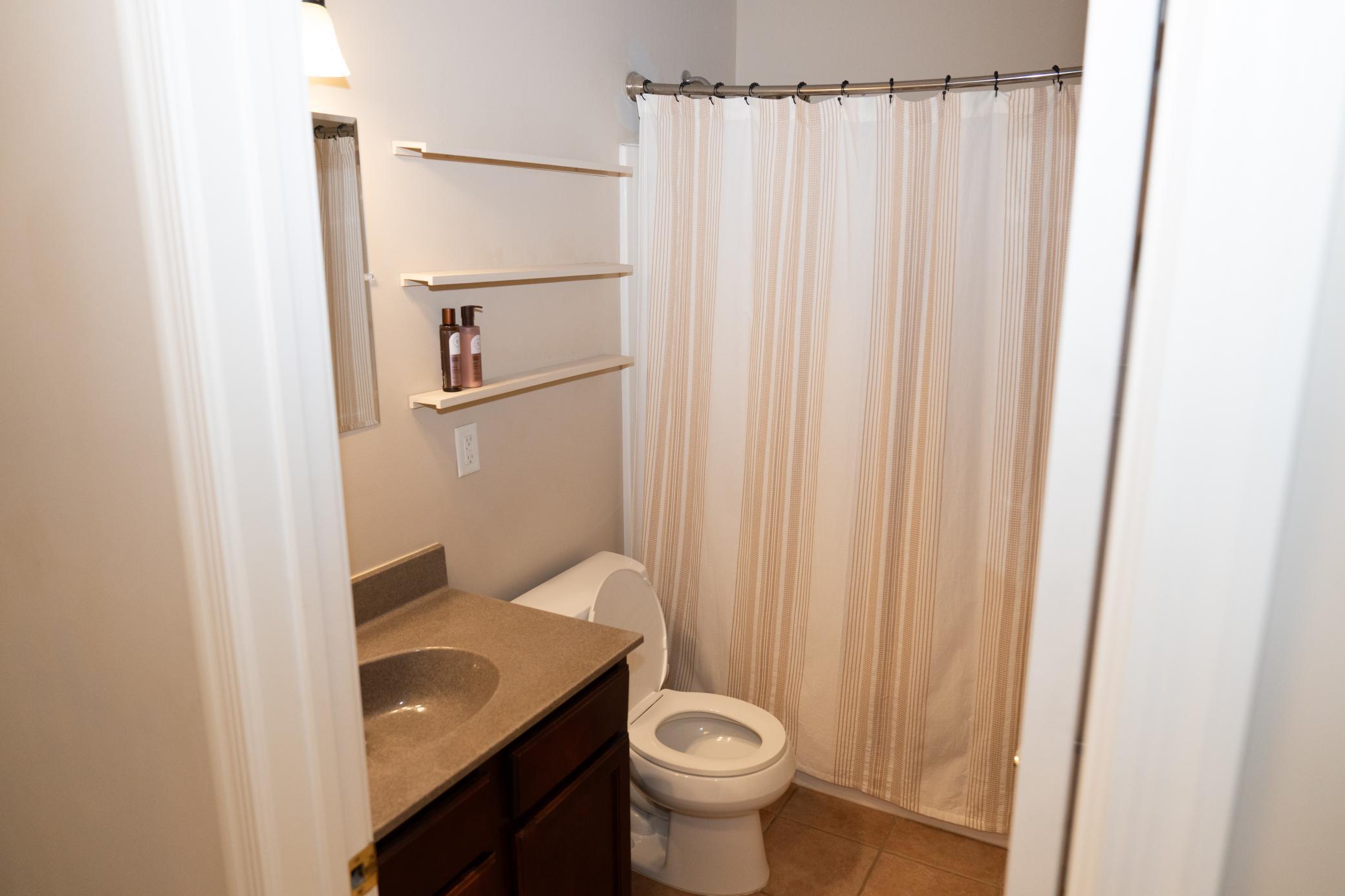 Second Level Bathroom.jpeg