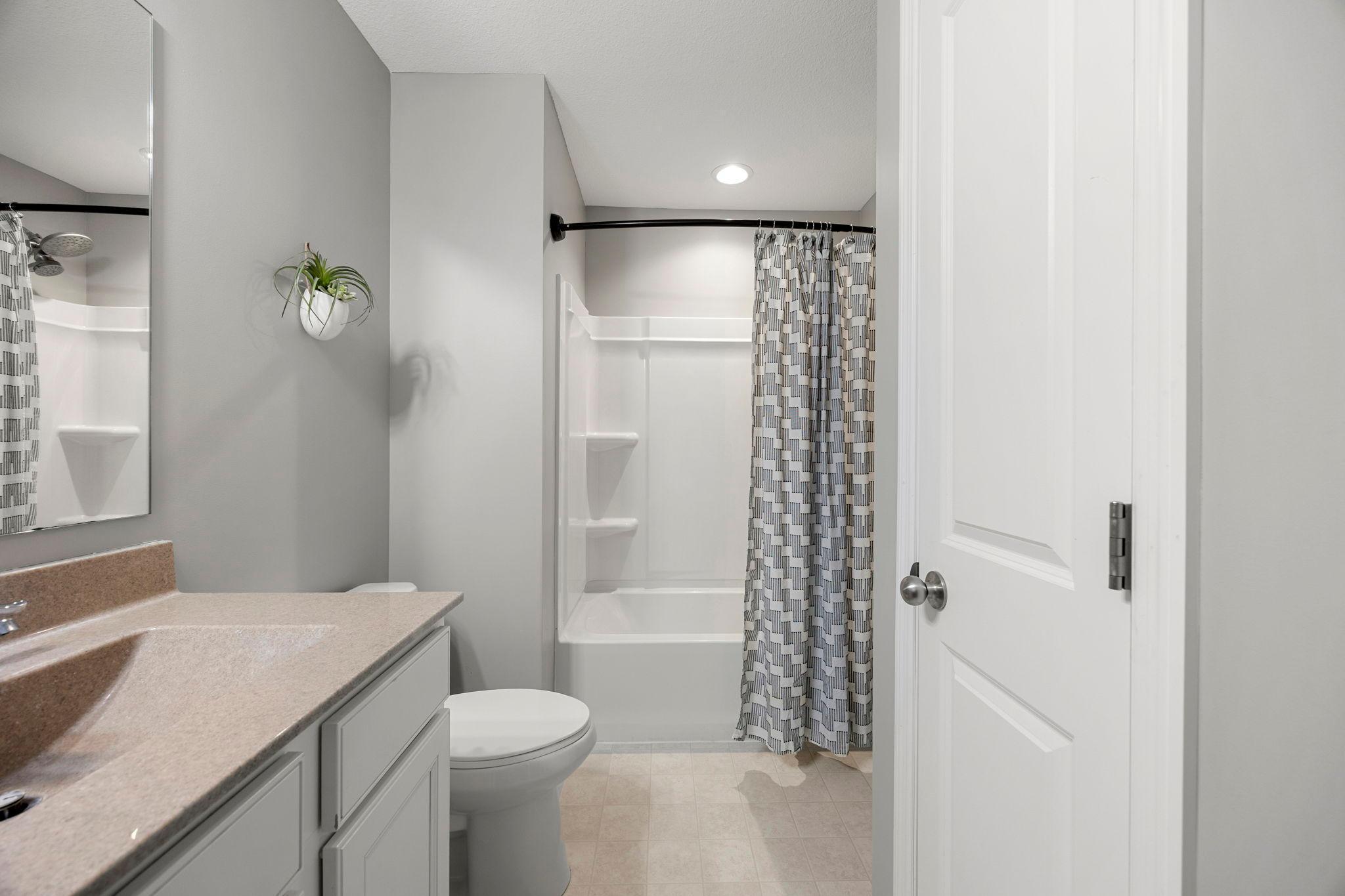 7905 205th St W, Lakeville, MN 55044