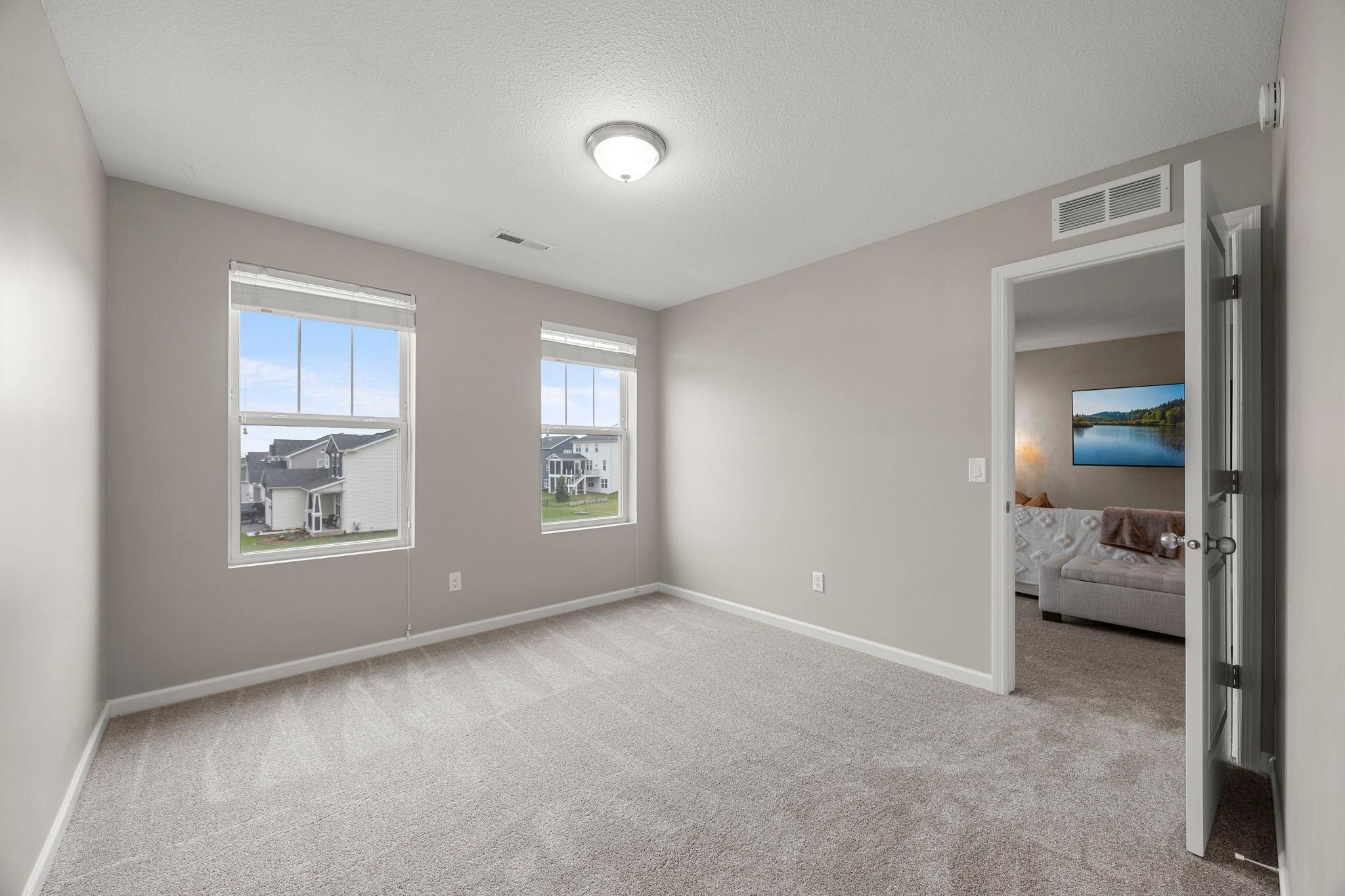 7905 205th St W, Lakeville, MN 55044