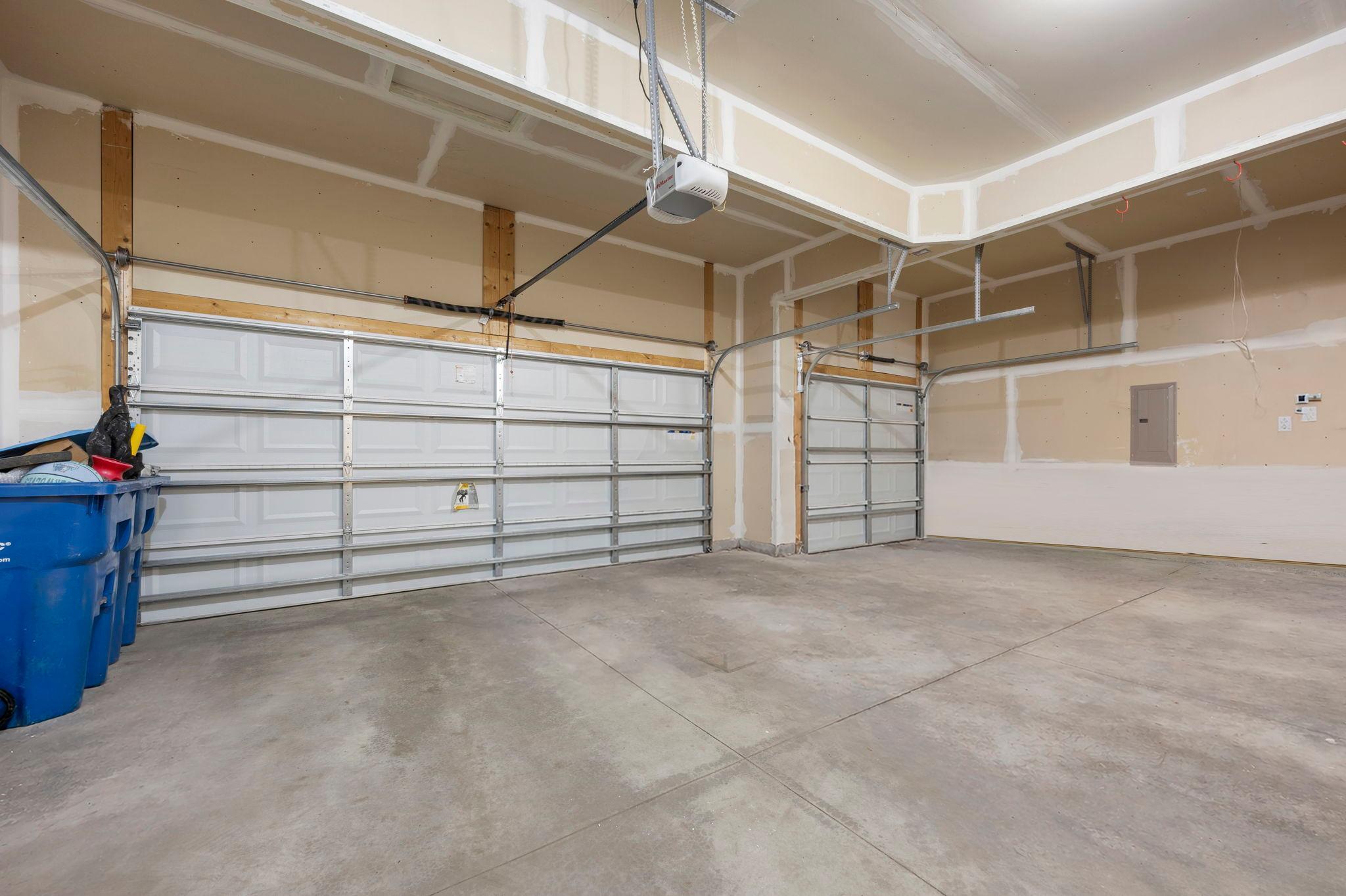 7905 205th St W, Lakeville, MN 55044