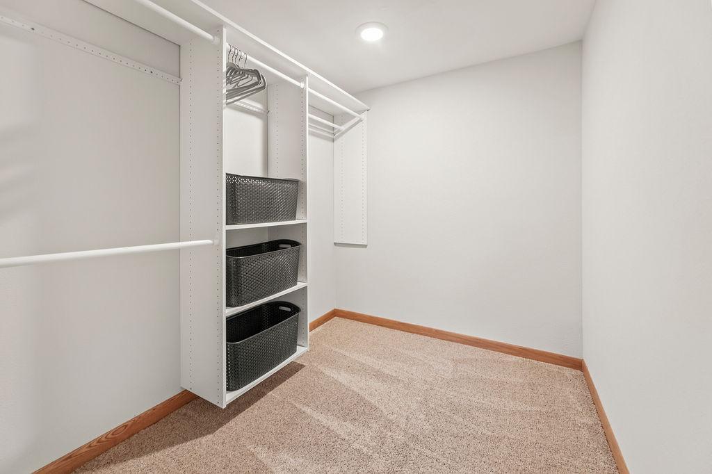 Bed 3's walk-in closet