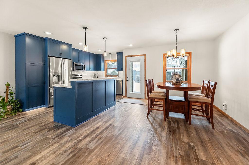 Kitchen & dining