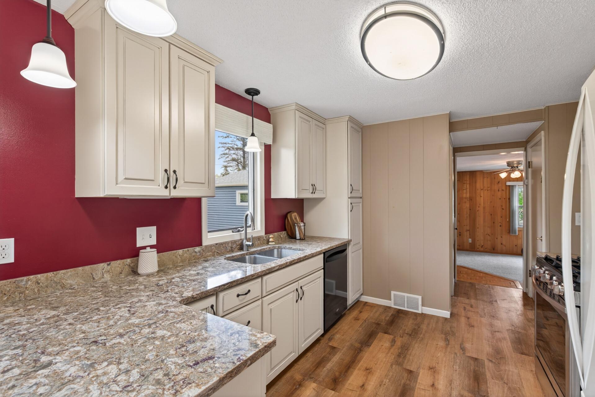 13_8104_Harkness_Rd_S13_mls.jpg