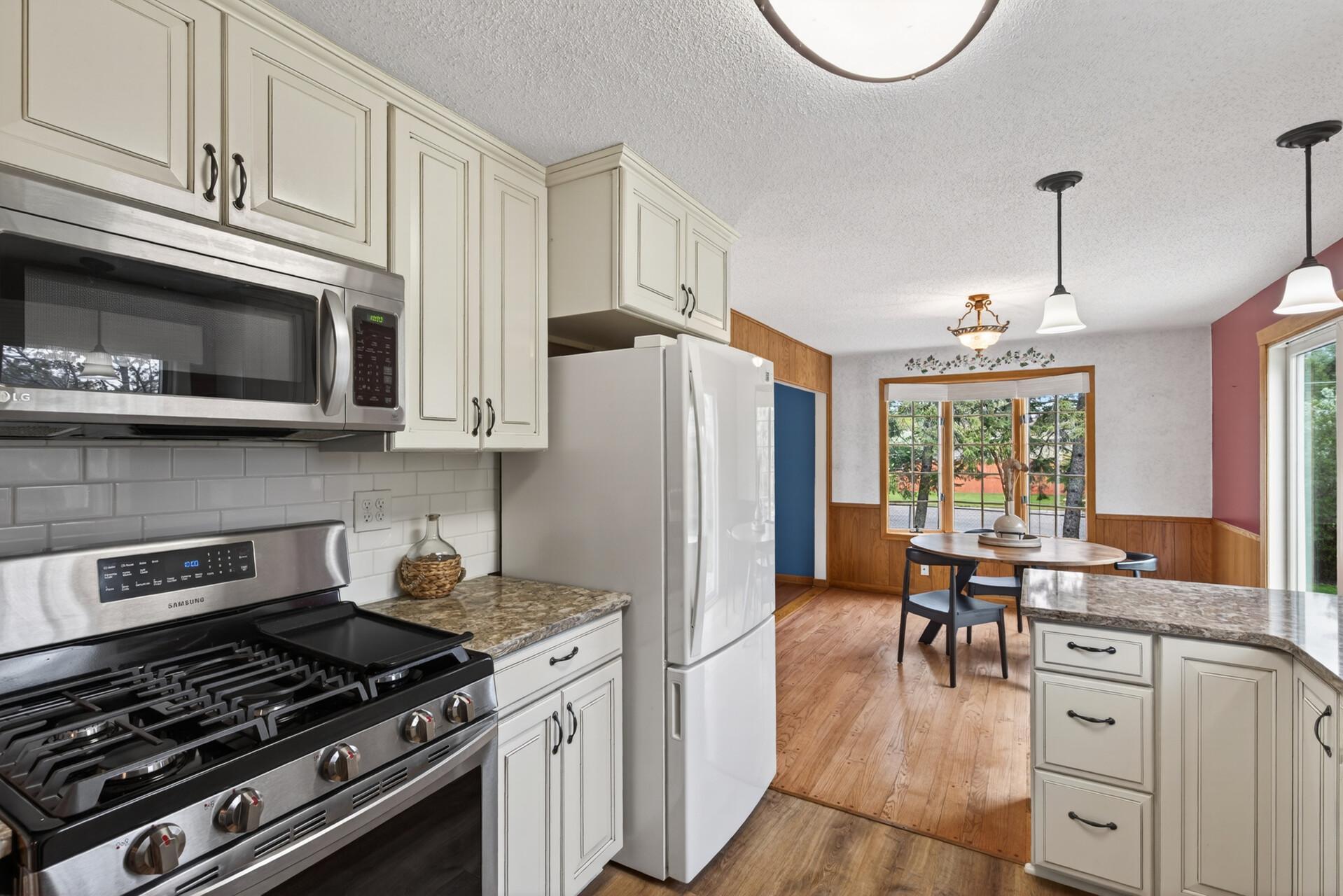 16_8104_Harkness_Rd_S16_mls.jpg