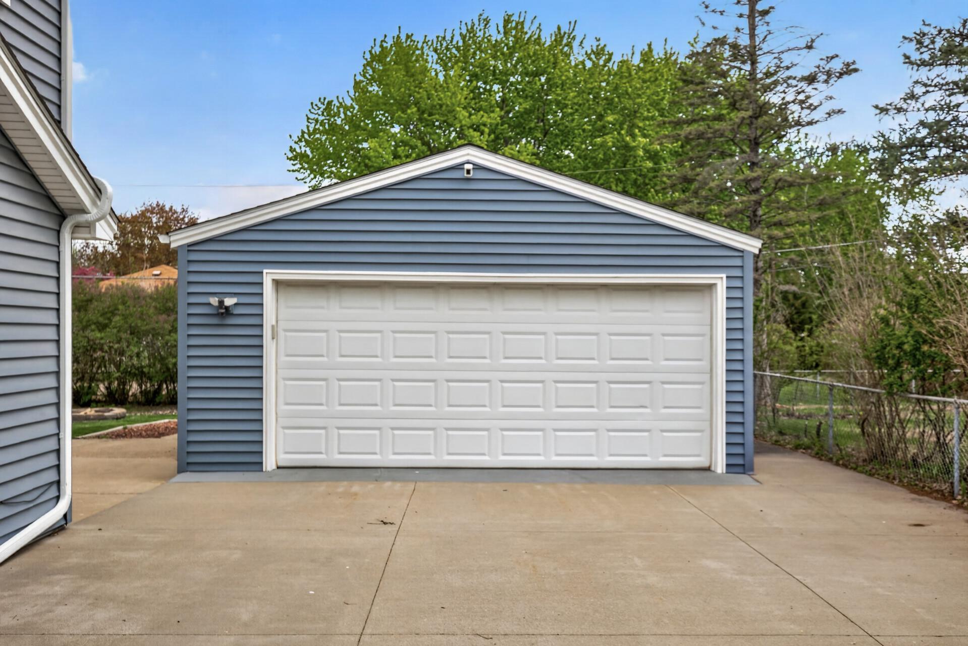 49_8104_Harkness_Rd_S49_mls.jpg