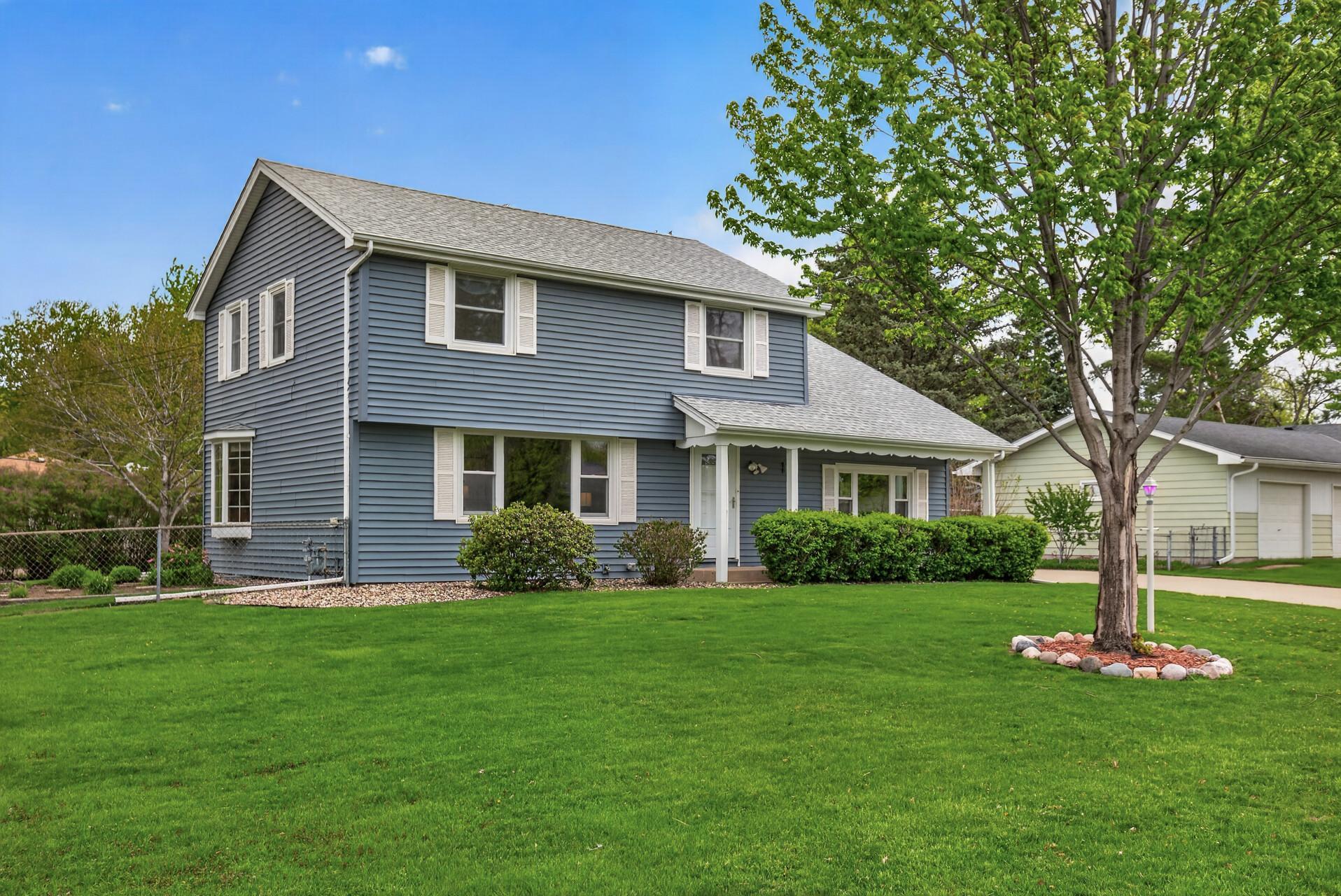 01_8104_Harkness_Rd_S1_mls.jpg