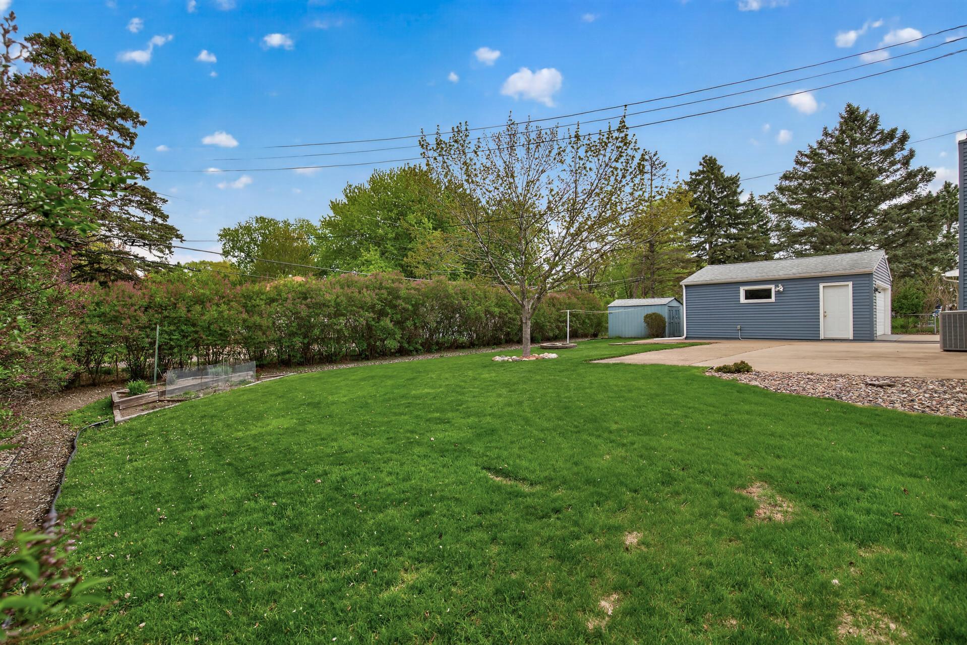 44_8104_Harkness_Rd_S44_mls.jpg