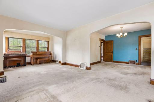 814 62nd Avenue N, Brooklyn Center, MN 55430