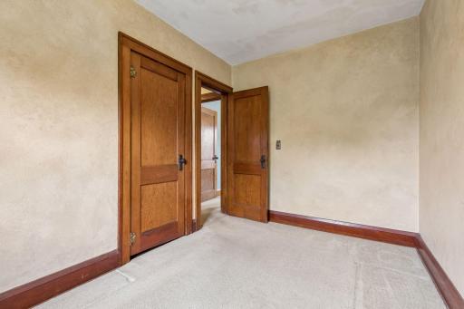 814 62nd Avenue N, Brooklyn Center, MN 55430