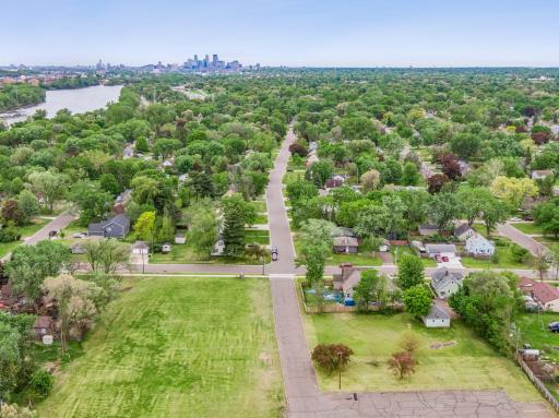 814 62nd Avenue N, Brooklyn Center, MN 55430
